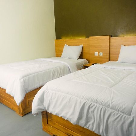 Grand Khalifah Guesthouse Sumbawa 외부 사진