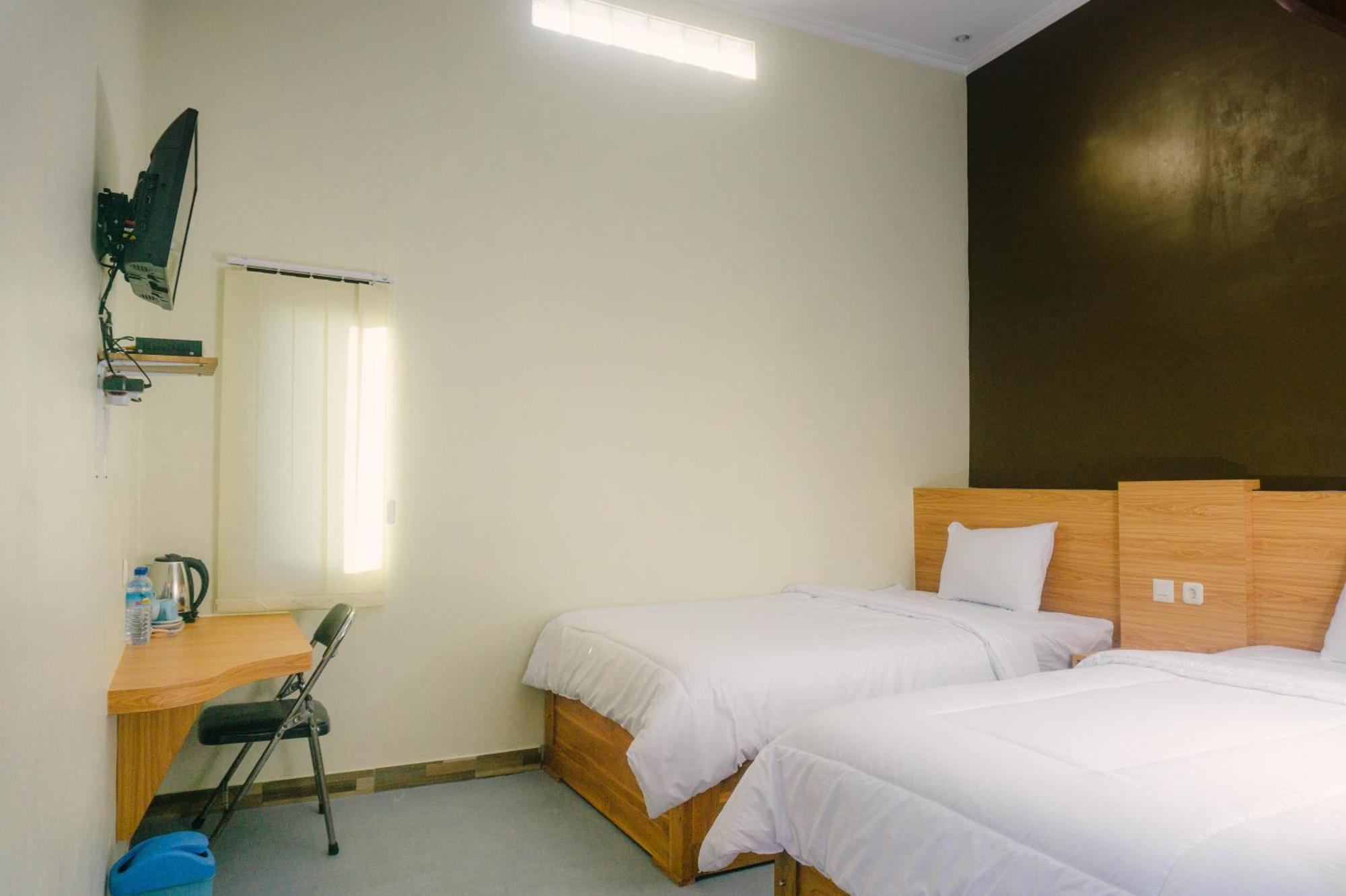 Grand Khalifah Guesthouse Sumbawa 외부 사진