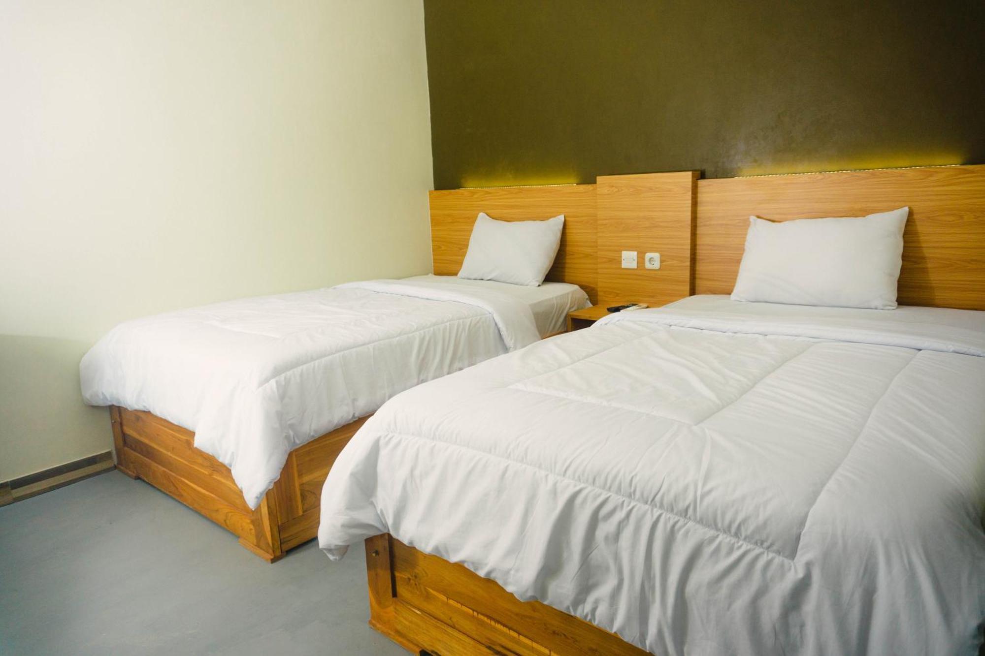 Grand Khalifah Guesthouse Sumbawa 외부 사진
