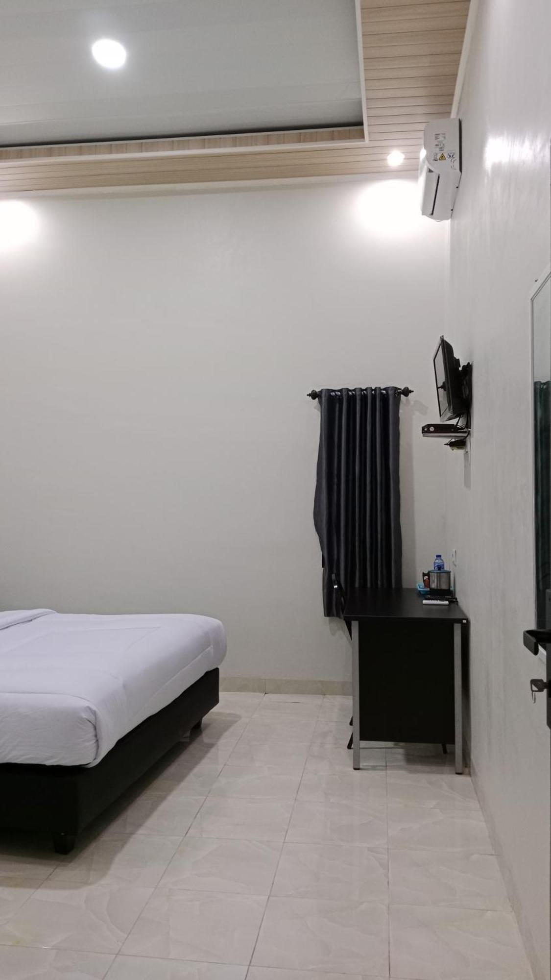 Grand Khalifah Guesthouse Sumbawa 외부 사진