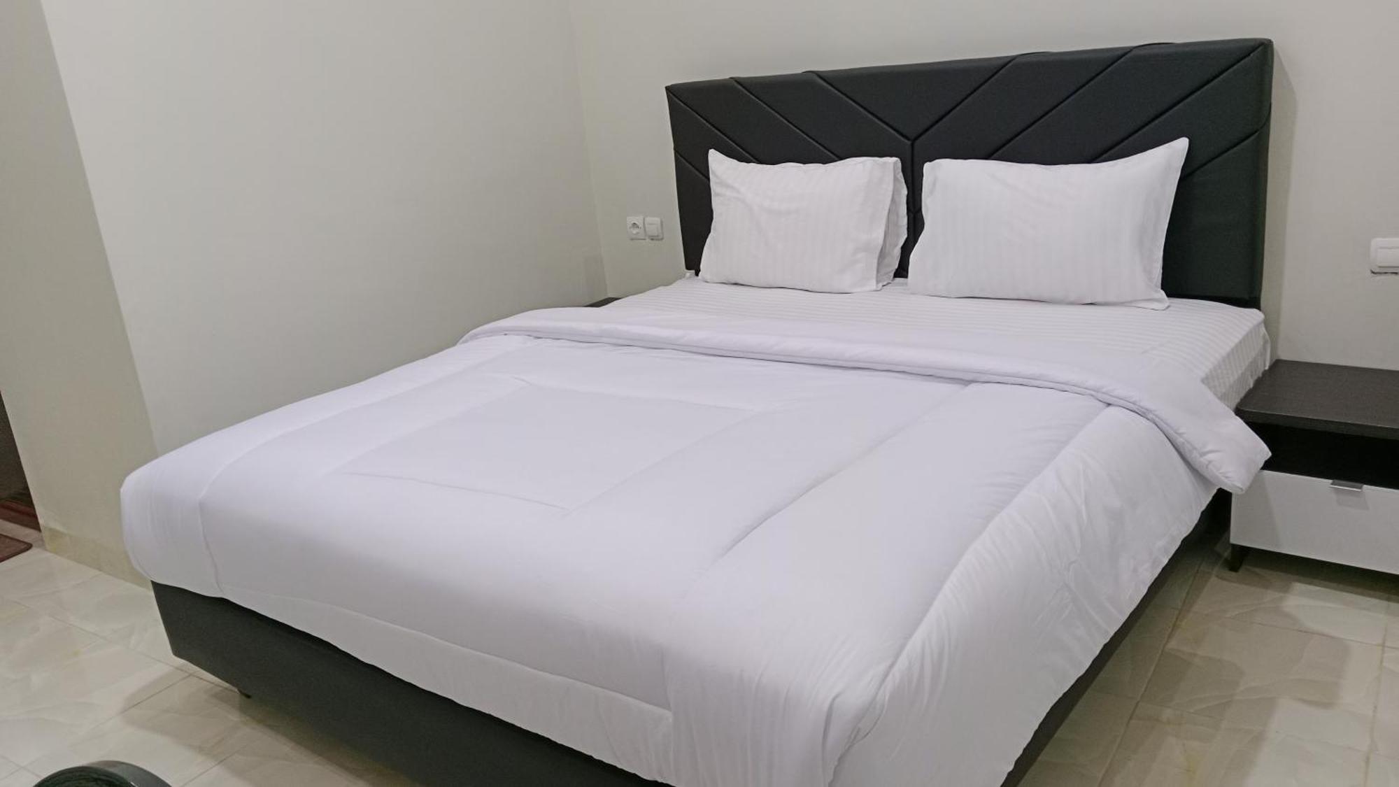 Grand Khalifah Guesthouse Sumbawa 외부 사진