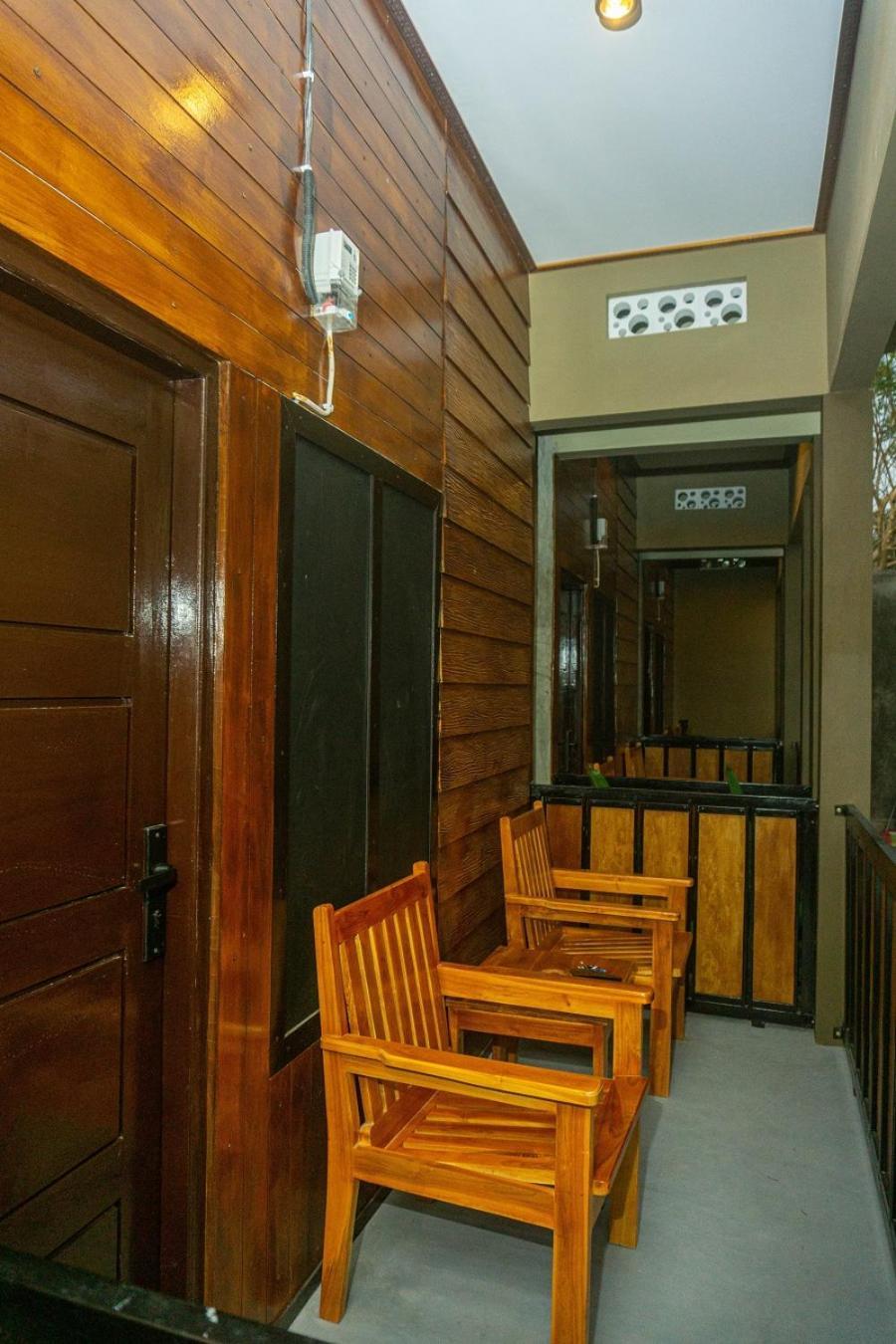 Grand Khalifah Guesthouse Sumbawa 외부 사진